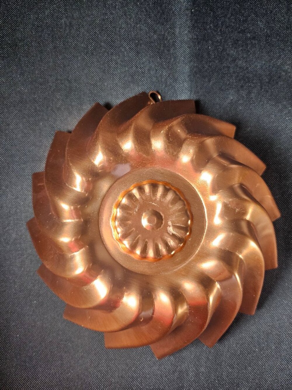 New Old Stock Vintage Wear Ever Preferred Copper Tone Aluminum Spiral Mold